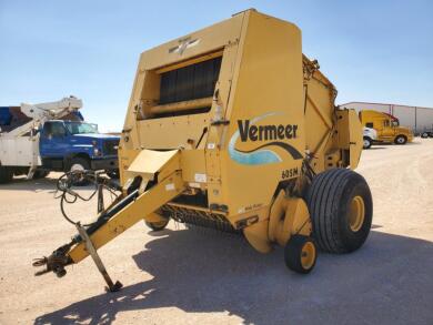 Vermeer 605M Round Baler