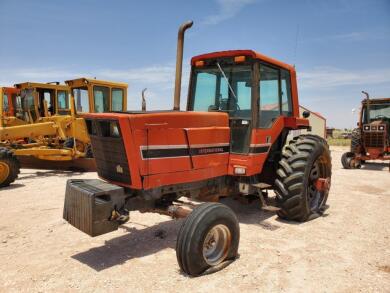 International 5088 Tractor