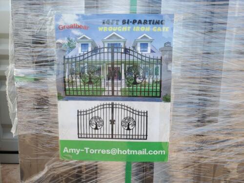 Unused Greatbear 14ft Iron Gate with artwork ''DEER '' in the Middle Gate Frame