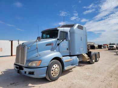 2008 Kenworth T660 Semi Truck