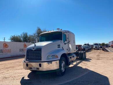 2004 Mack Chassis Cab Truck