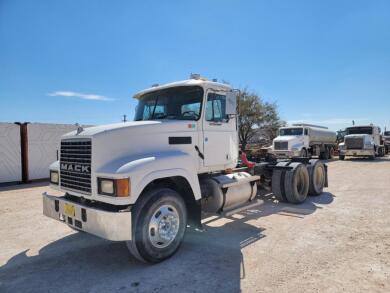 2000 Mack CH613 Truck Tractor