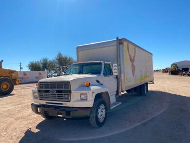 1989 Ford F700 Box Truck