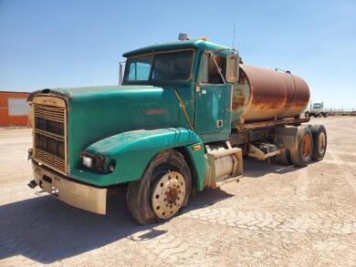 1989 Freightliner Truck w/Water Tank