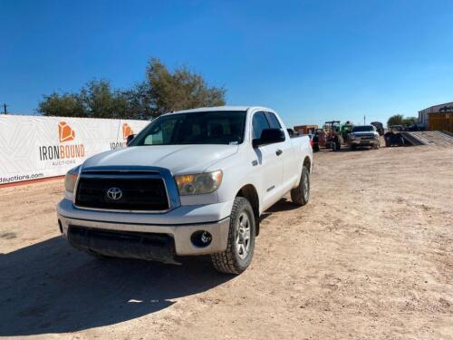 2012 Toyota Tundra Pickup ( No Reverse)