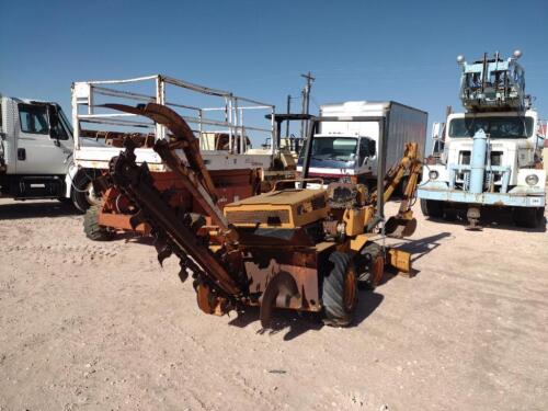 Davis 25+4 Trencher