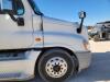 2009 Freightliner Cascadia 125 Truck - 24