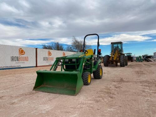 John Deere 1025 Tractor w/Front end Loader