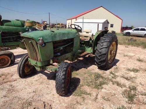 John Deere 2010 Tractor