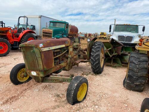 John Deere 2010 Tractor