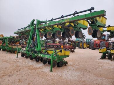 John Deere 16 Row Planter