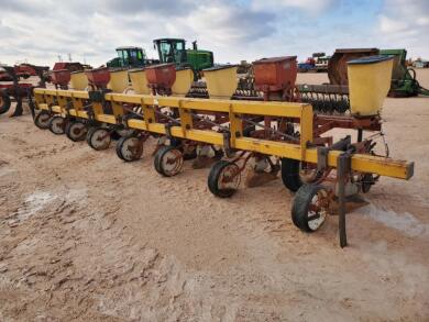 8 Row Planter