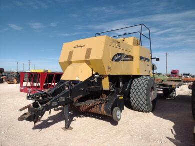 Cat challenger LB44 Baler