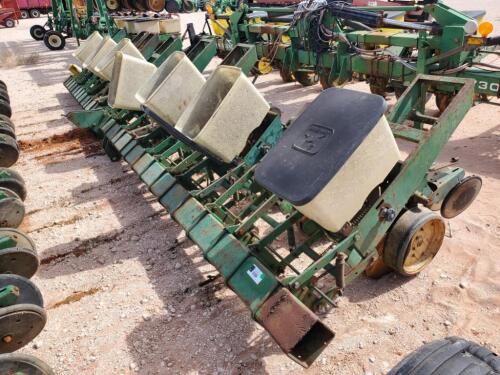 John Deere 7100 Planter