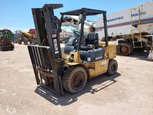 Cat DP30K Forklift