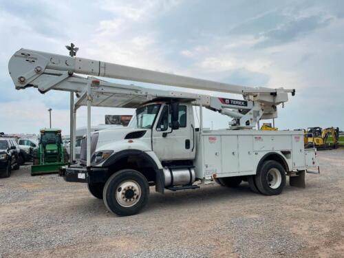 2015 International 7300 Bucket Truck