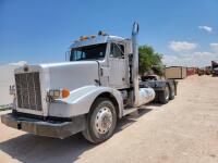 1989 Peterbilt 377 Winch Truck