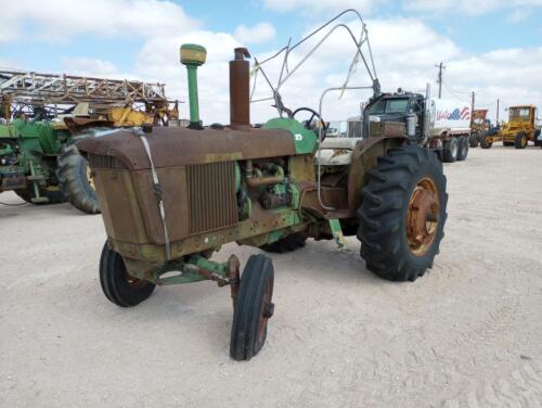 John Deere 3010 Tractor