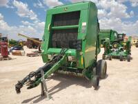 John Deere 467 Round Baler