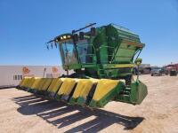 John Deere 7460 Cotton Stripper