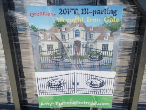 Unused Greatbear 20ft Gate with artwork ''DEER '' in the Middle Gate Frame