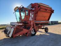 International 1400 Cotton Stripper