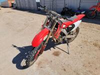 2005 Honda CRF250R Dirt Bike