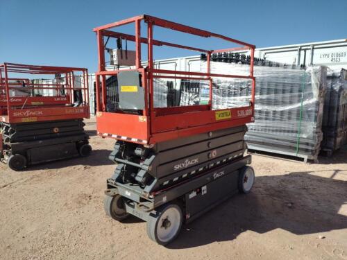 Sky Jack SJlll 3226 Scissor Lift