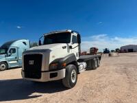 2015 Cat CT660S Flat Bed Truck