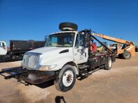 2006 International 4300 Roustabout Truck