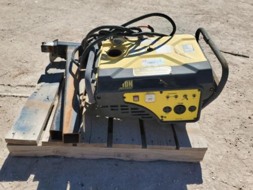 Gas Powered Generator/ (2) Trailer Jacks