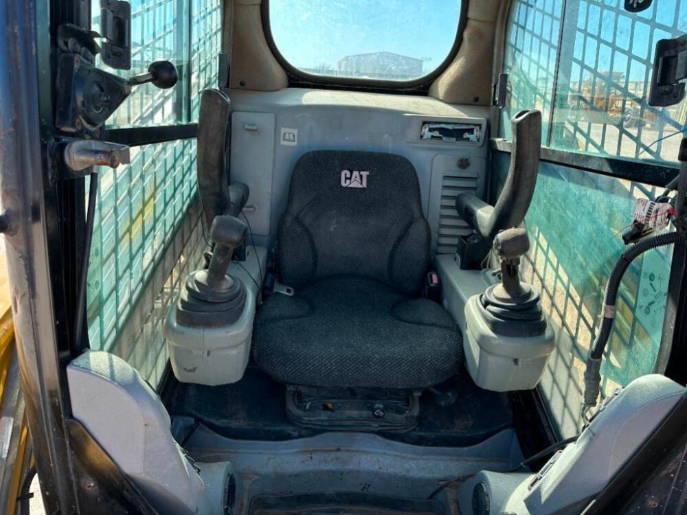 Caterpillar 246C Skid Steer Loader