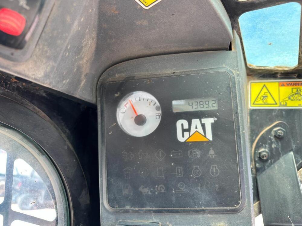 Caterpillar 246C Skid Steer Loader