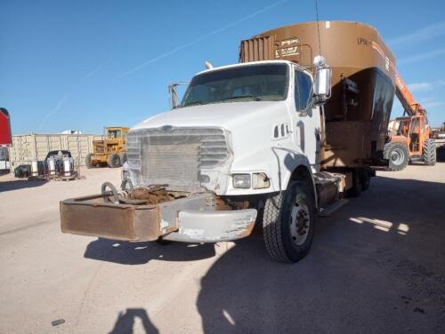 2009 Sterling L8500 Feed Truck
